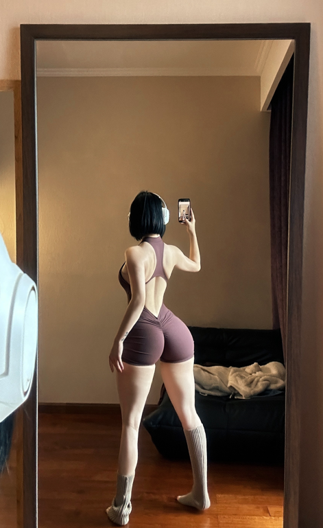 俏妞qiaoniuTT – NO.116 超短瑜伽 【15P19M】