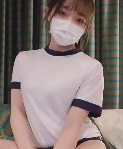 kuhuhu身穿学校体育服高潮迭起  大长腿美少女 [1v+322m][百度盘]