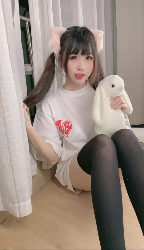 miko酱ww Vol.043 自拍系列 – の黑丝03 【185P1.26G】