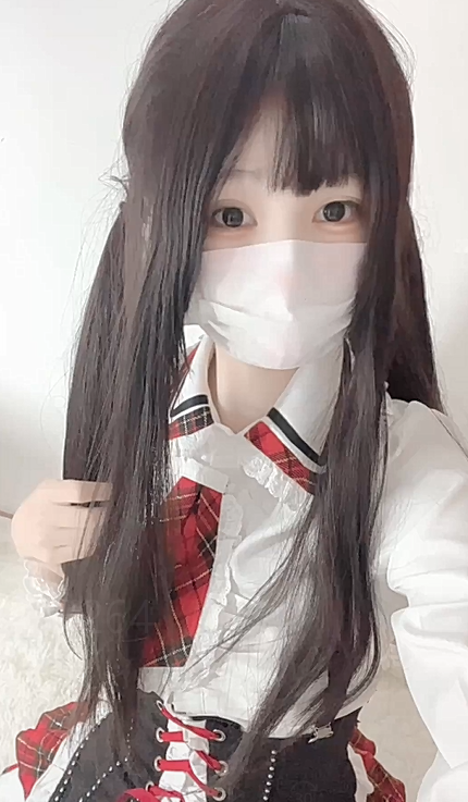 推特极致反差萝莉 小灵酱（奈酱）自摸插穴 BB超粉嫩