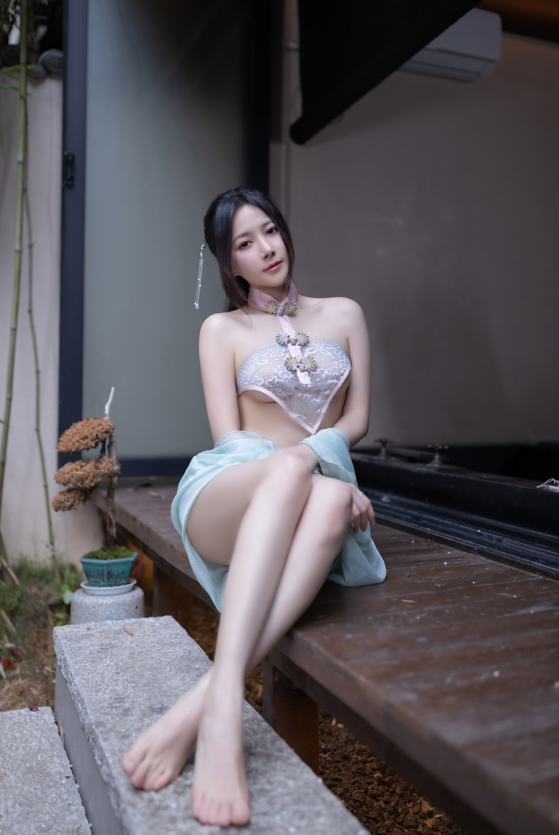 鱼子酱Fish - 花瓣浴 【120P1.08G】