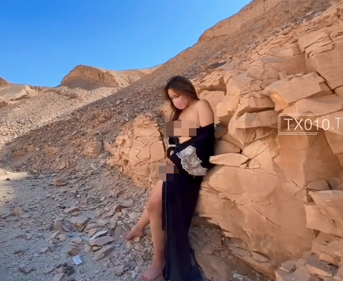 极品人气女神-美杜莎-新 寂寞少妇的旅行艳遇(1V,472M)