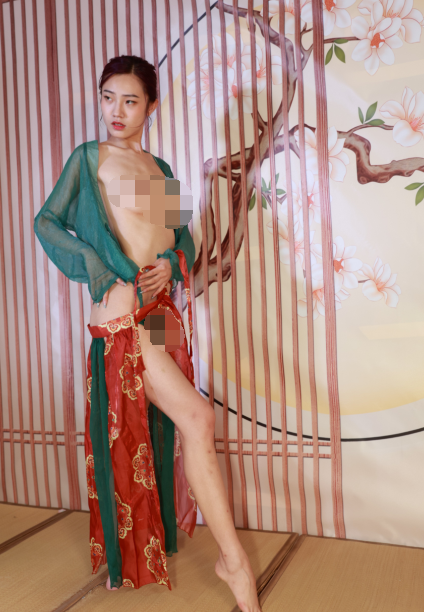 3位人气国模-【小君+小敦+小闵】-3点全漏大尺度私拍视图(2784P,1V,5.17G)