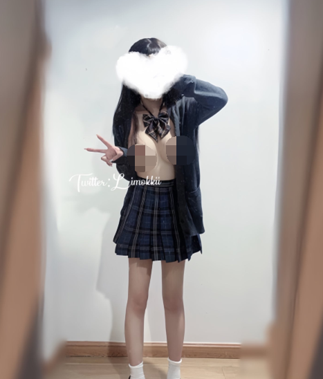 极品美少女-小粥(limokkii)-自慰视图(13P,9V,584M)
