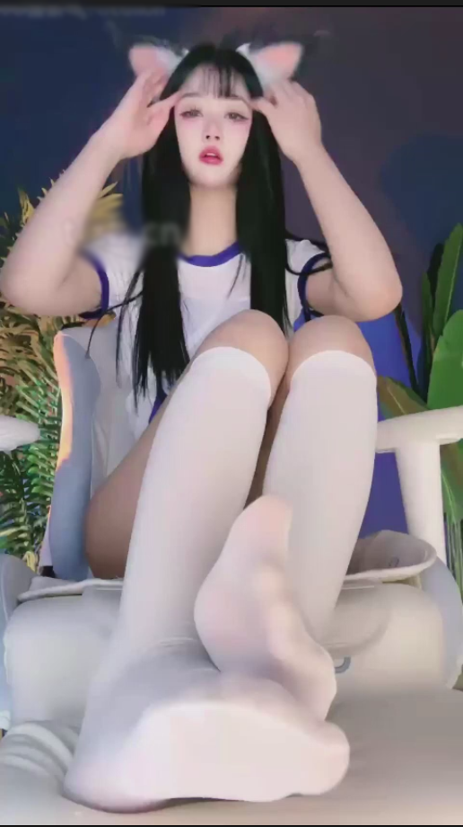 套路直播维妮-猫耳体操服白色小腿袜盯【1V】【681MB百度云】