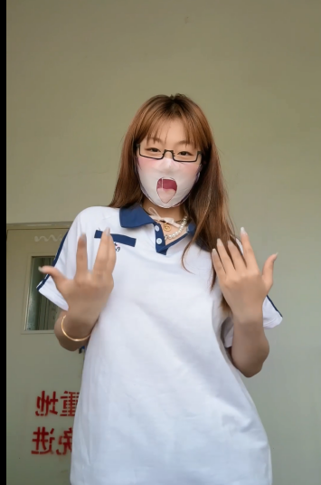 巨乳嫩妹-一只桃桃-自慰啪啪裸舞视图(4P,22V,2.24G)