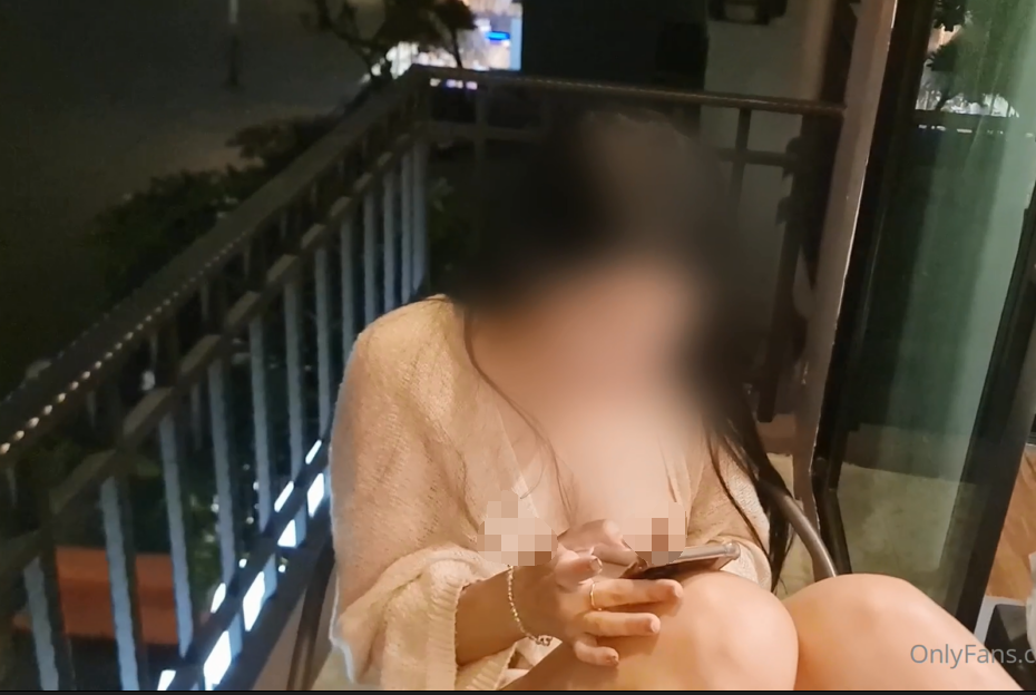 泰国淫趴皇后-honeytipsy-在江景酒店阳台约炮对着邮轮乘客性爱(1V,455M)