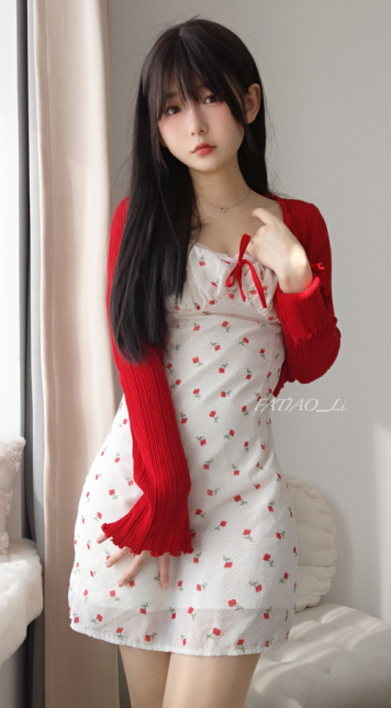 人气美少女-迷之呆梨-自撮り写真 春日少女(77P,3V,444M)