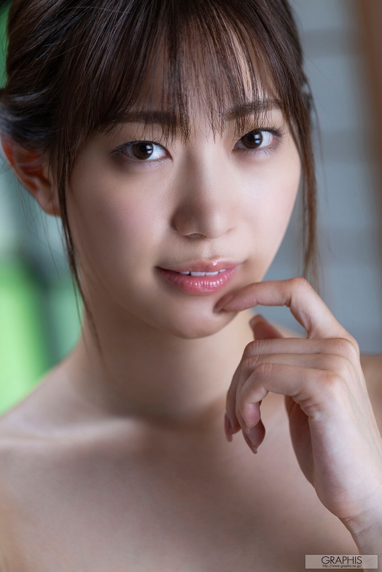 美谷朱里、香水...三合一写真集（200p / 50mb）