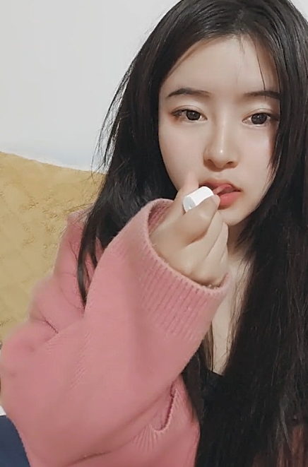 极品清纯校花~盒盒自慰猛插 白浆四溢