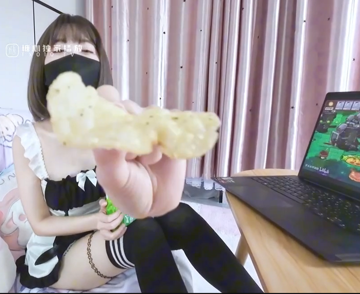 新晋极品清纯嫩妹-懒懒猪 -宅男的一日女友(1V,318M)