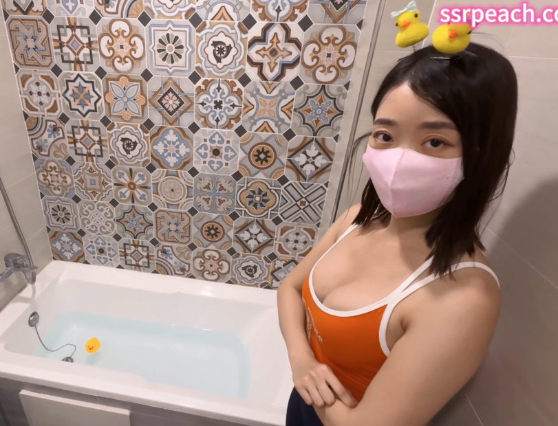 极品人气台妹-ssrpeach-付费完整ppv 家里浴缸的小色黄鸭(1V,448M)