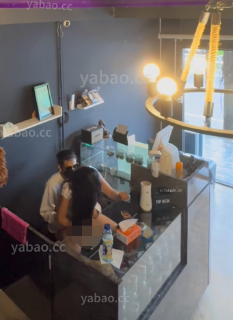 超骚巨乳嫩模女神-李雅-新 前台收银下午和老板在柜台啪啪(1V,418M)
