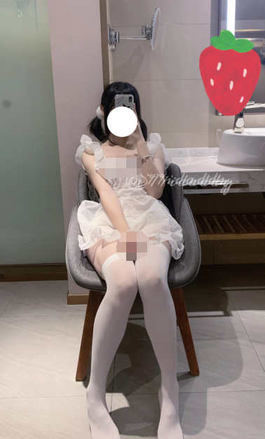 推特极品萝莉-小7软糖(77idaddy )-和金主调教啪啪视图(166P,4V,101M)