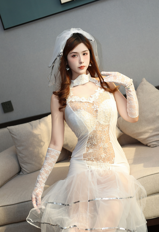 月野兔美妞 性感白色婚纱服饰搭配性感白色丝袜【76P861M】