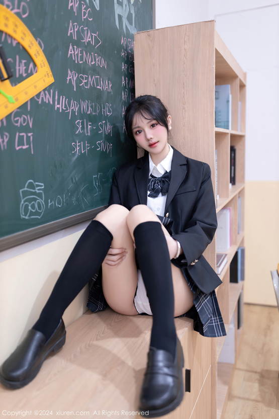 谢小蒽 幼幼 教室调教性感套装 面容清秀身材苗条多姿 【81P778M】