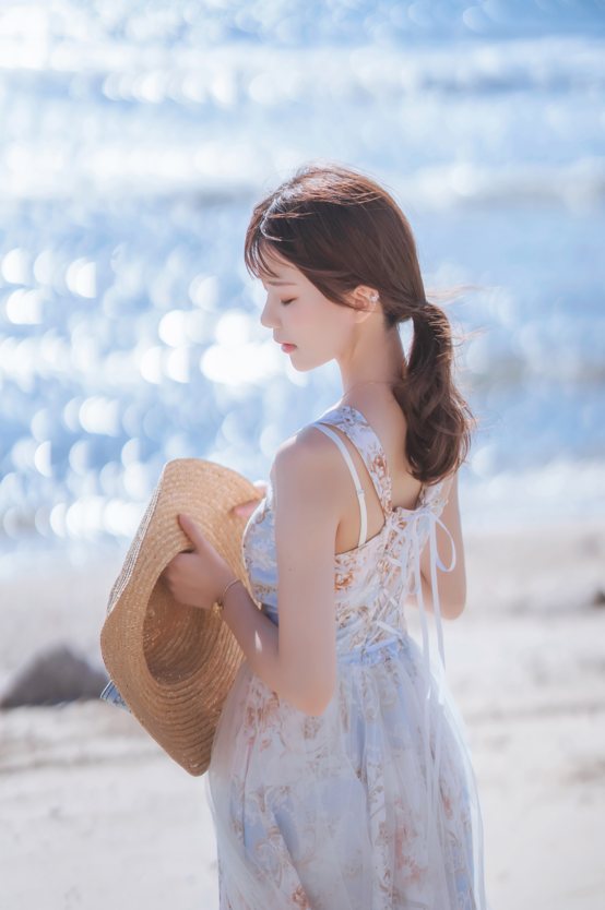 桜桃喵 - NO.190 发光的海 【18P132M】
