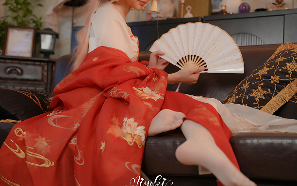 铃木美咲 - 枫·落.7z 22P 1V 609M百度盘