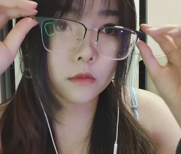 咩咩米吗莫 清洗眼镜 舔+亲吻1V298M百度盘
