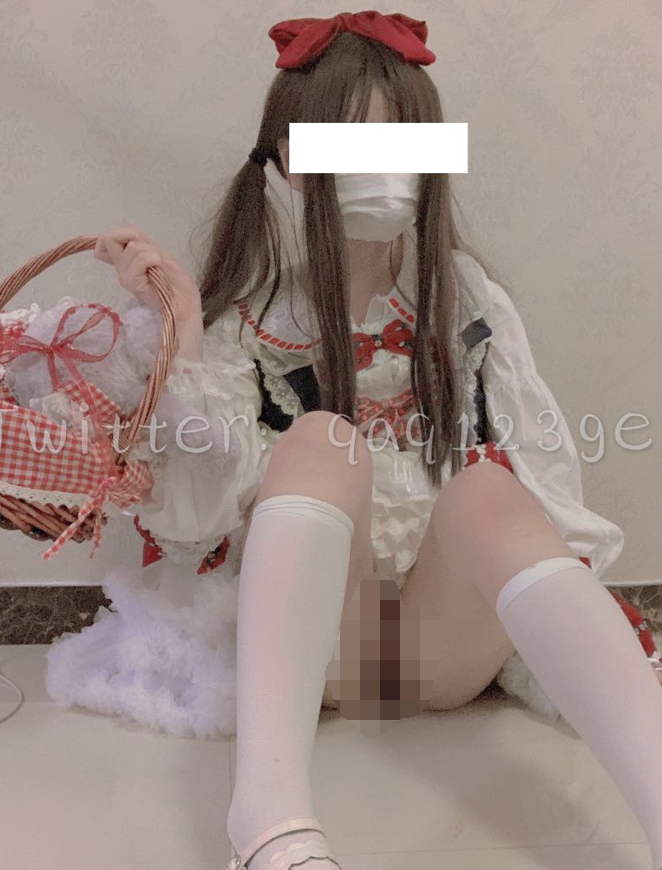 白嫩人形小母狗 洛丽塔嫩妹『嗝崽的码』 小小年纪小骚逼就被操成爸爸大鸡巴的形状，青春活力极品玲珑身段太极品了