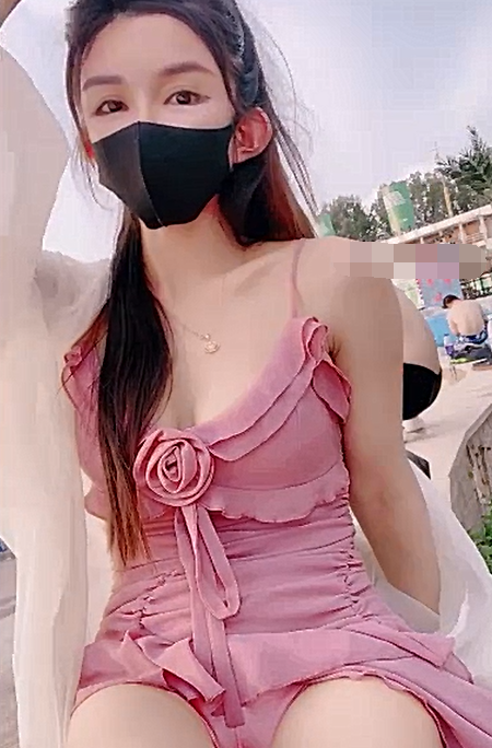 压轴~喷水妹~身材是极品 一对大灯太亮了【户外跳弹】公园勾搭~卫生间狂喷不止