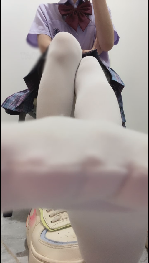 套路直播绘子sama-白丝脚掌心第一视角【1V】【384MB百度云】