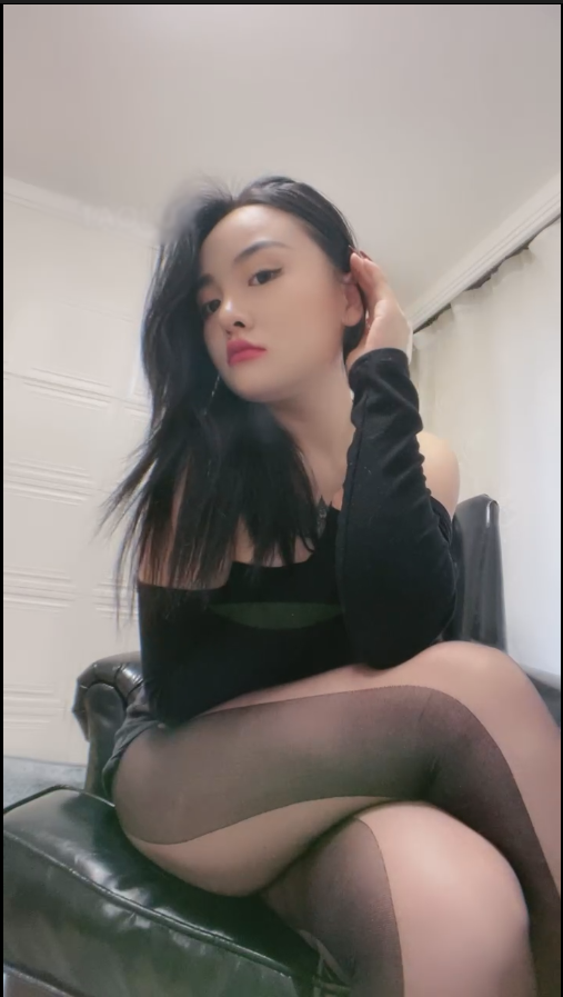 套路直播安晴Baby – 红绿灯绿帽老婆的动感蜜桃电臀【1V】【374MB百度云】