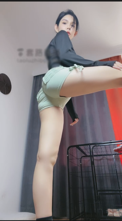 套路直播欣妍 – 瑜伽裤蜜桃臀扑克游戏【1V】【624MB百度云】