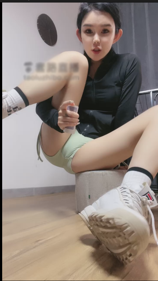 套路直播欣妍 – 瑜伽裤蜜桃臀扑克游戏【1V】【624MB百度云】