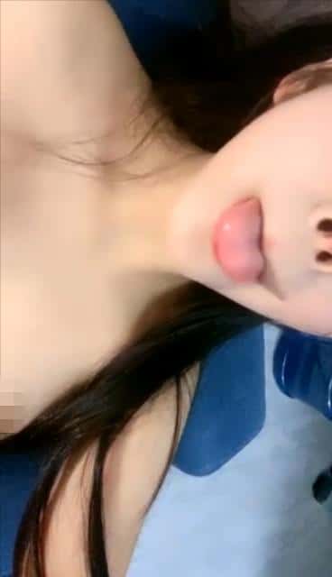 刚成年小学妹【糖崽乖乖】超嫩！粉嫩的鲍鱼 坚挺的大奶 逼毛稀疏 道具自慰~无套被操~1v1.7GB