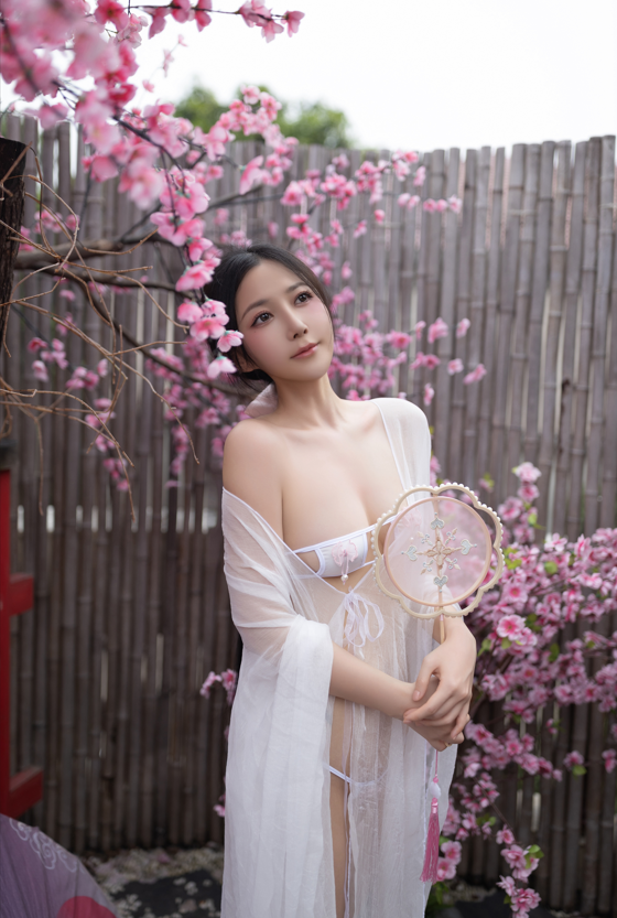 鱼子酱Fish - 花想容 【120P1.37G】