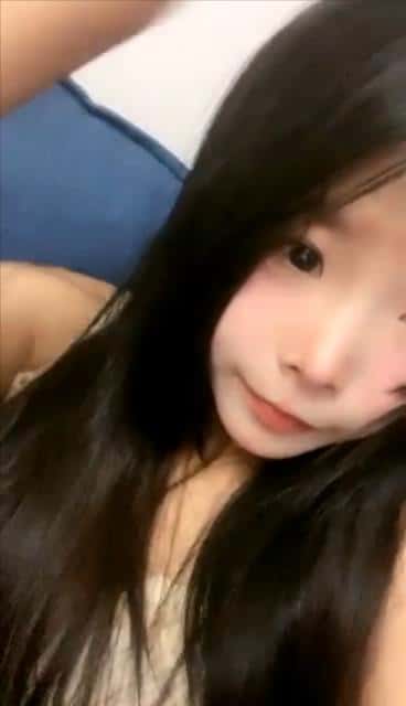 刚成年小学妹【糖崽乖乖】超嫩！粉嫩的鲍鱼 坚挺的大奶 逼毛稀疏 道具自慰~无套被操~1v1.7GB
