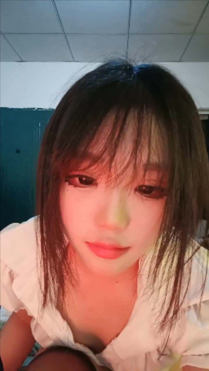 清纯可爱小姐姐，刮过毛毛，直播看小穴特写1v403mb