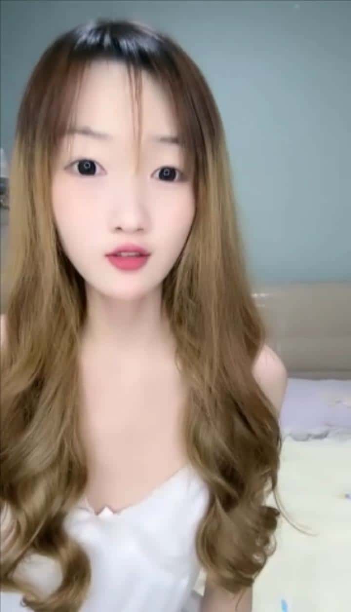 大波浪颜值美少女，头套炮友激情操逼，苗条身材黑丝美腿，穿上高跟鞋骑乘位，主动深插1v1.08gb