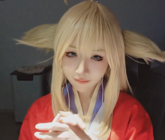 秋水ASMR 涂山红红怼脸助眠孔雀鱼prpr+轻语环绕_1V135M百度盘