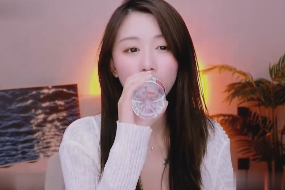 李允儿 喝醉酒的朋友留宿在你家1V292M百度盘