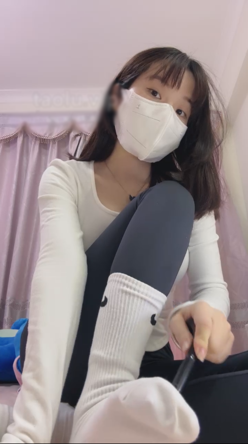 套路直播草莓奶昔-瑜伽裤足下腋下红绿灯【1V】【352MB百度云】