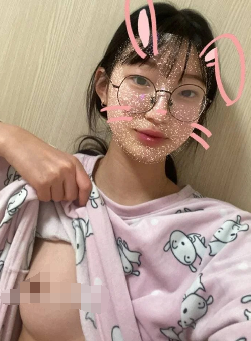 QT-41【南韩流出~21岁大二美女Jojo成人版抖音及私下大尺度