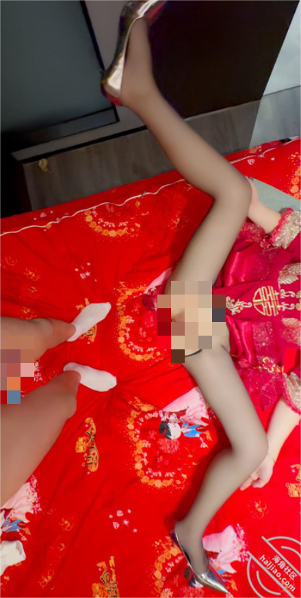 海角社区乱伦大神会喷水亲姐姐❤️最新作内射了“新婚之夜”的秀禾姐姐，还爆插了她的菊花，各种姿势潮喷 441M