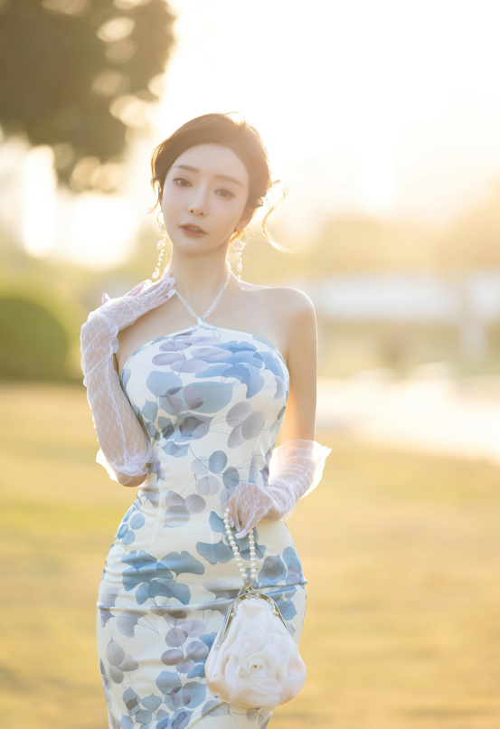 王馨瑶 - 一抹露背长裙,半透明内衣小穴若隐若现 【81P634M】