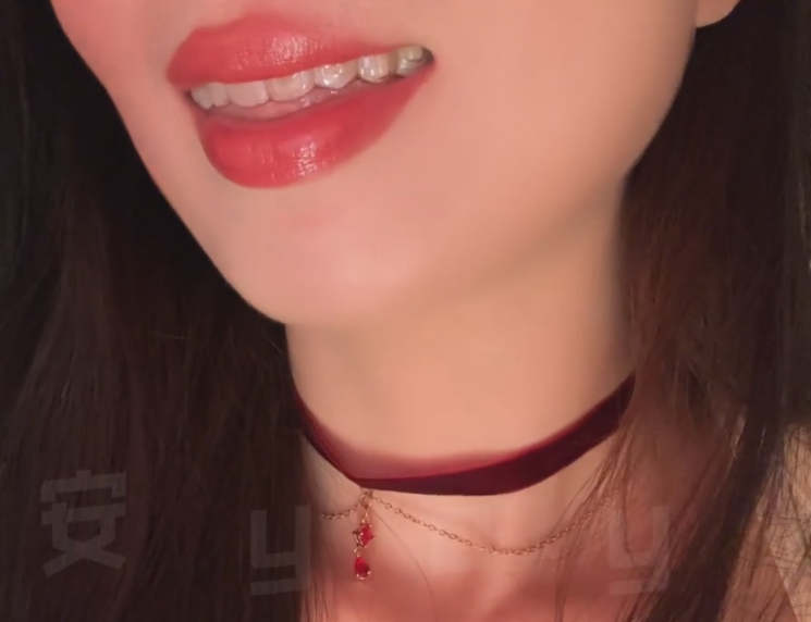 晚安yoyo  近距离舔屏吮手指含炼乳1V155M百度盘