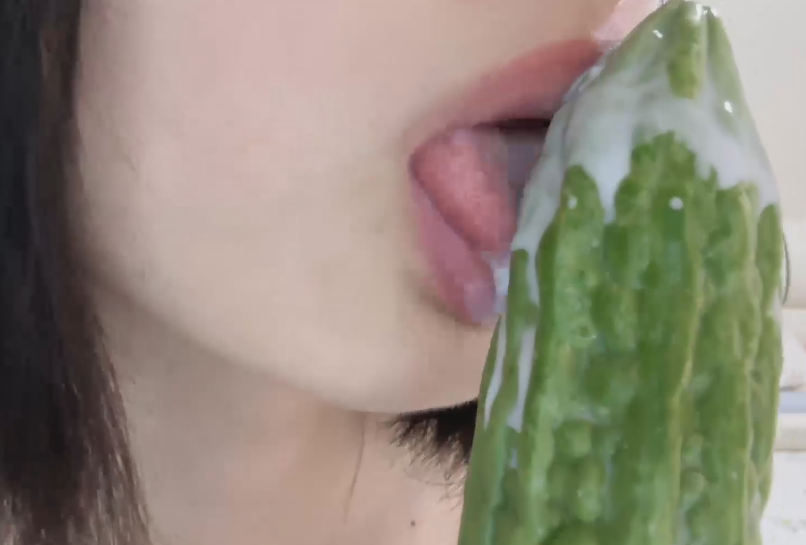 Nana困薯15min 吃苦瓜👅- 1V227M百度盘