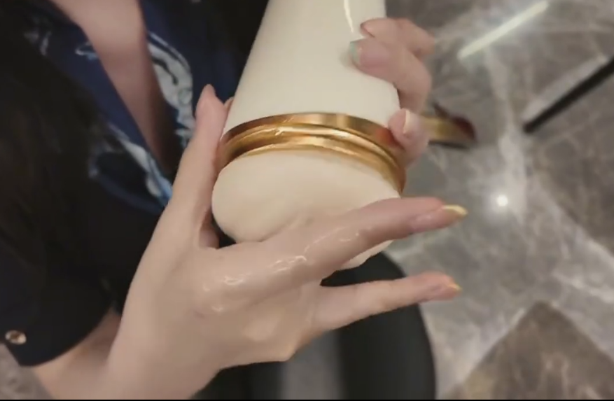 小一熟了_七夕特辑：飞机杯外送员的服务 1V199M百度盘