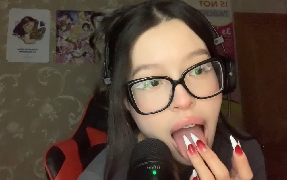 Lezzy Bunny 高颜值毛妹的付费资源,素但顶 【1V1.03G】