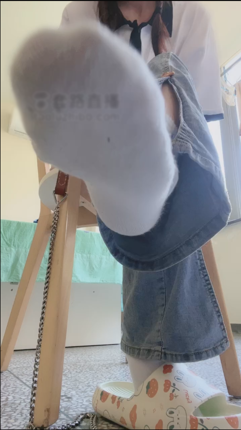 套路直播子衿大大-棉袜拖鞋牛仔裤剧情【1V】【540MB百度云】