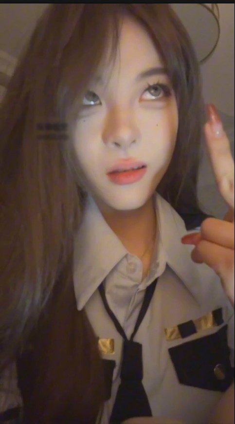 玩物直播不知名美女-制服嫌弃脸盯射榨干🚥【1V】【561MB百度云】