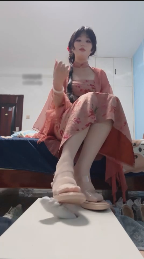 套路直播六六-汉服旗袍多双鞋子羞辱倒计时【1V】【321MB百度云】