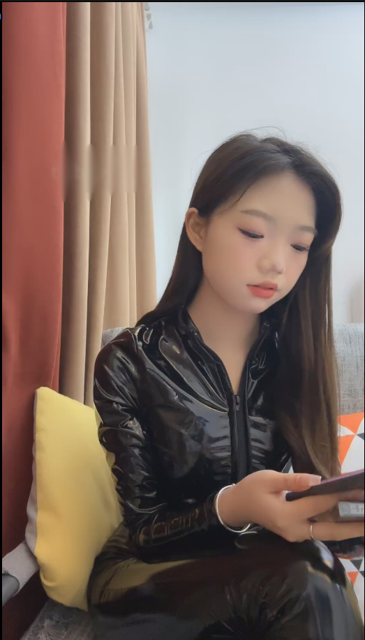 套路直播珂儿大小姐-性感女特工【1V】【881MB百度云】