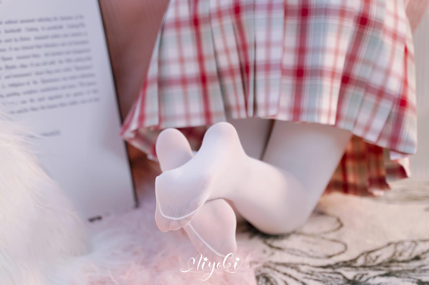 铃木美咲-现役JK的美脚连裤袜4【40P+1V】