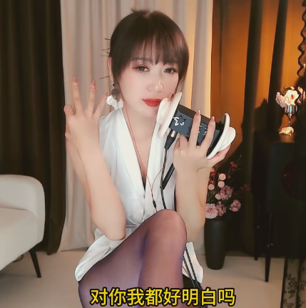 圈圈 被窥探的邻居阿姨 【1-5合集】 5V359M百度盘